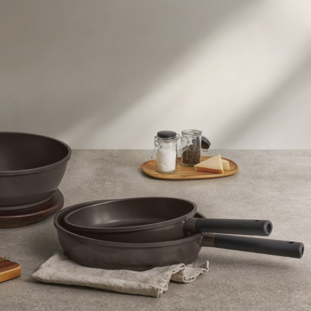 11 in Kyndell Induction Frying Pan (CFP-B2810HGB)